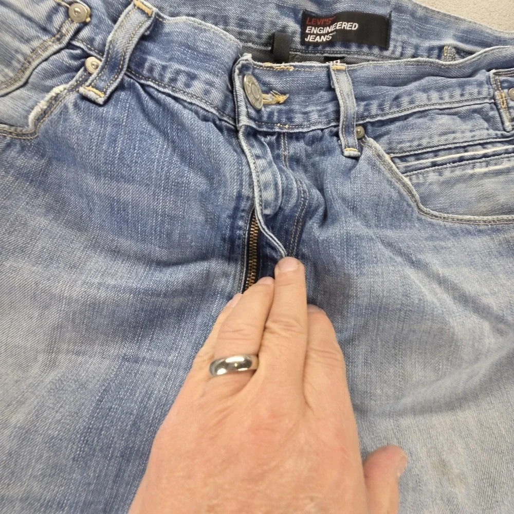 Vintage Levis Engineered Jeans‎ Mens Blue Buckle Back Twisted Fits 36x31